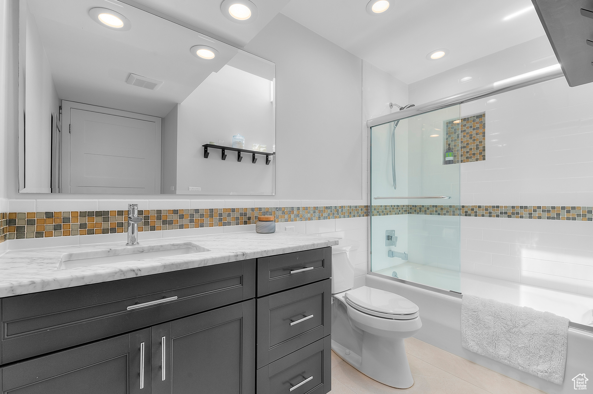 8728 S Tracy Dr, Sandy, Utah image 20