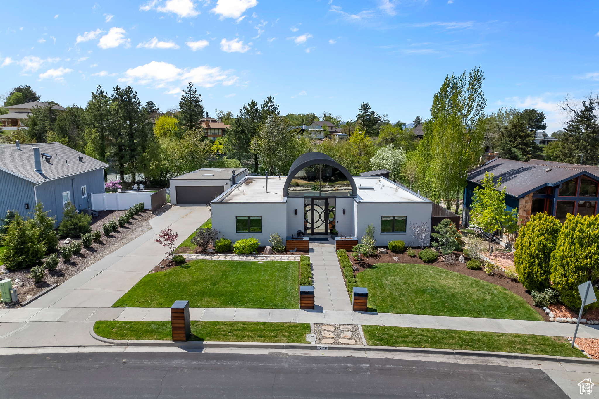8728 S Tracy Dr, Sandy, Utah image 4