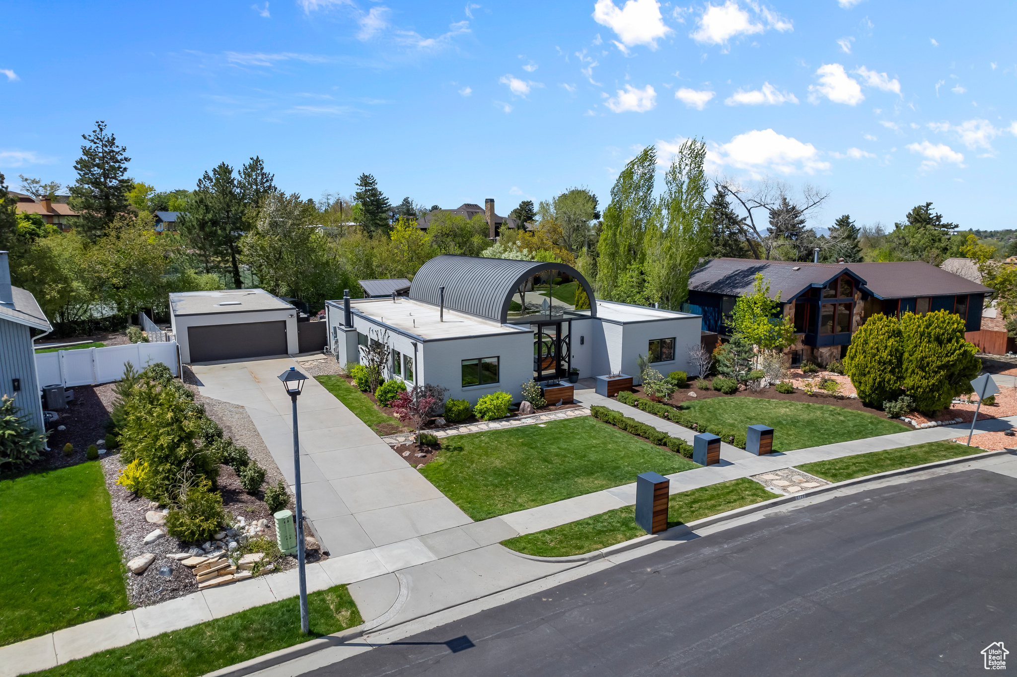 8728 S Tracy Dr, Sandy, Utah image 3