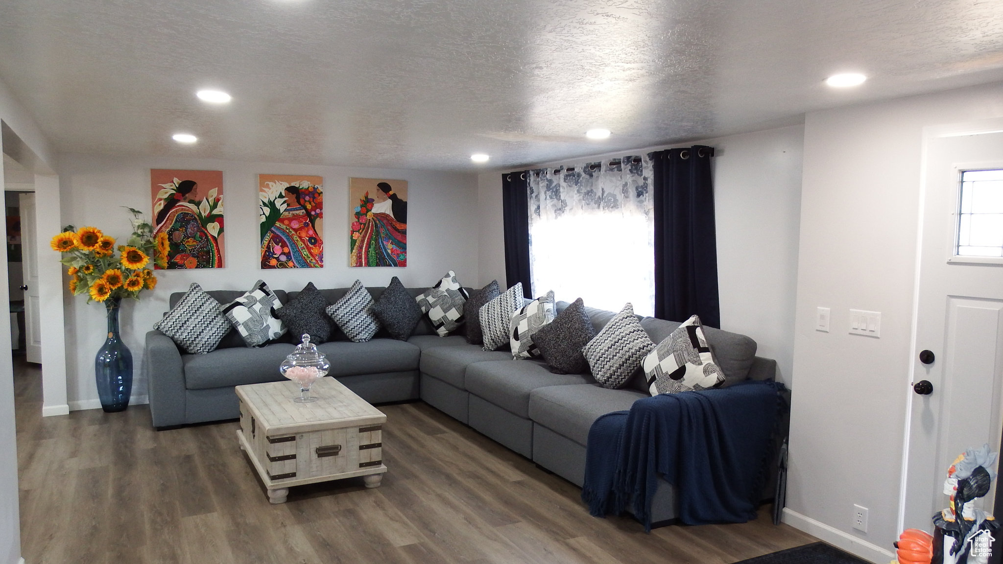 EAST MEADOWS - Residential