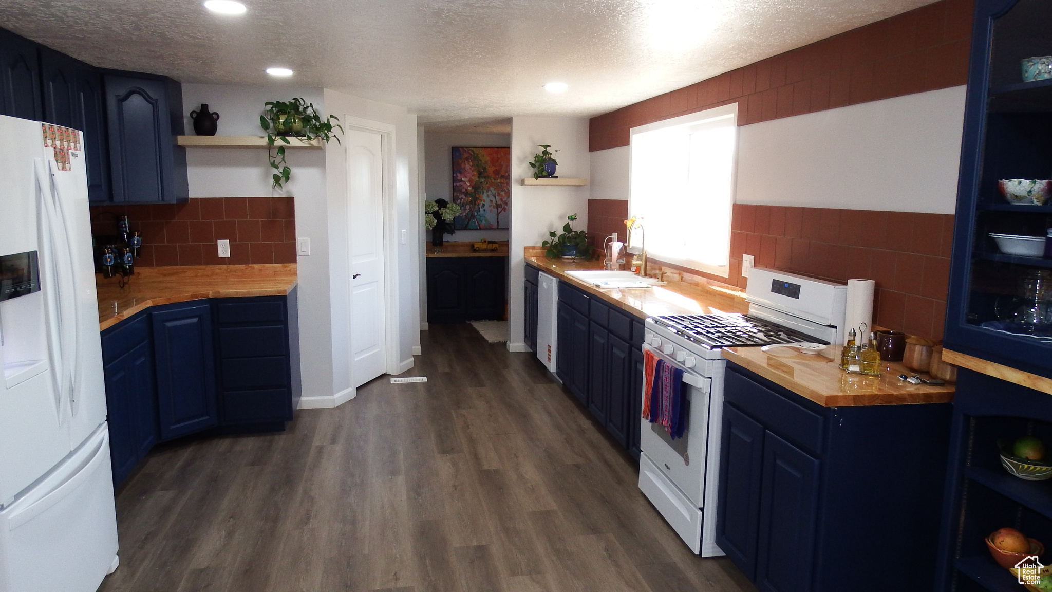 EAST MEADOWS - Residential