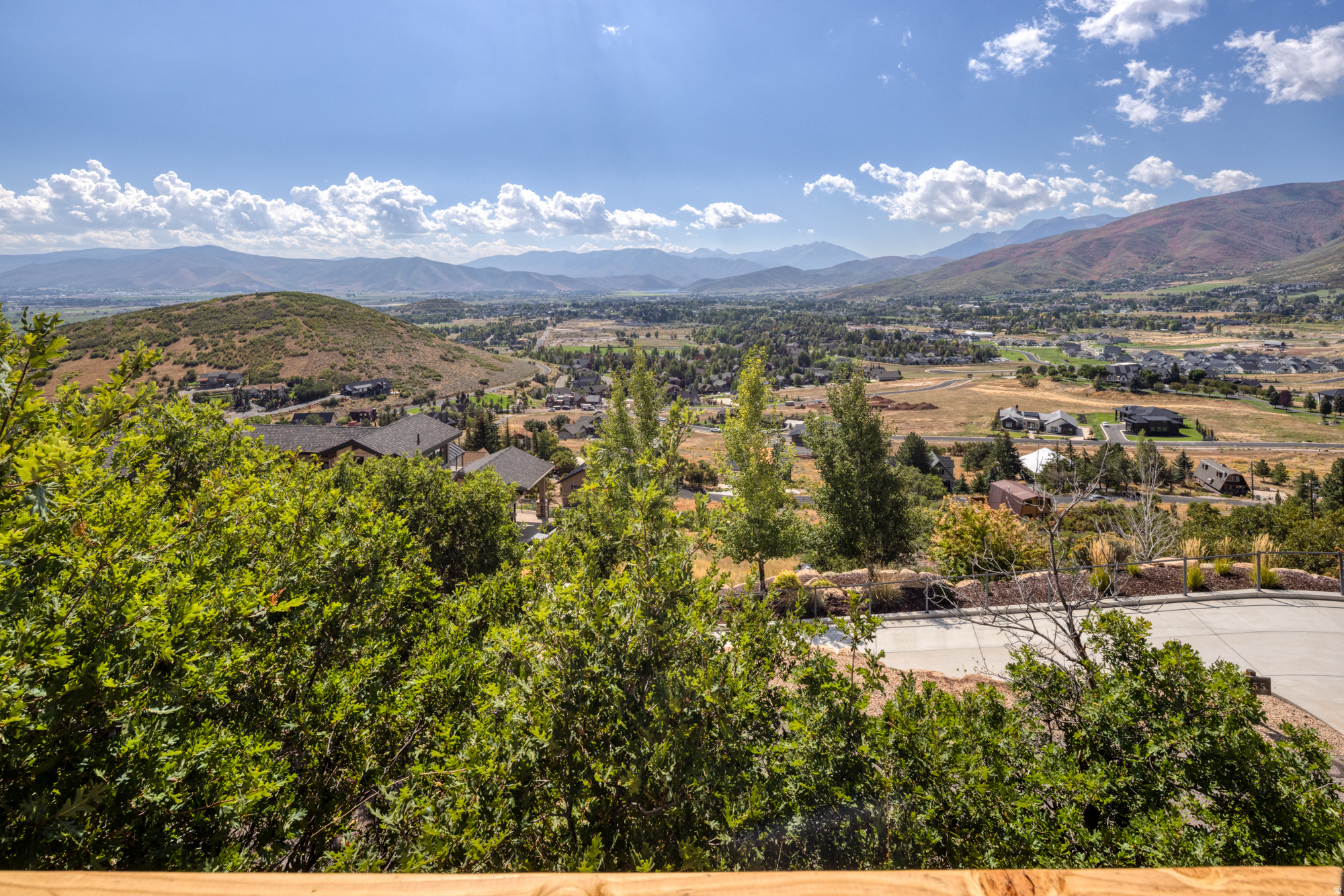 INTERLAKEN - Residential