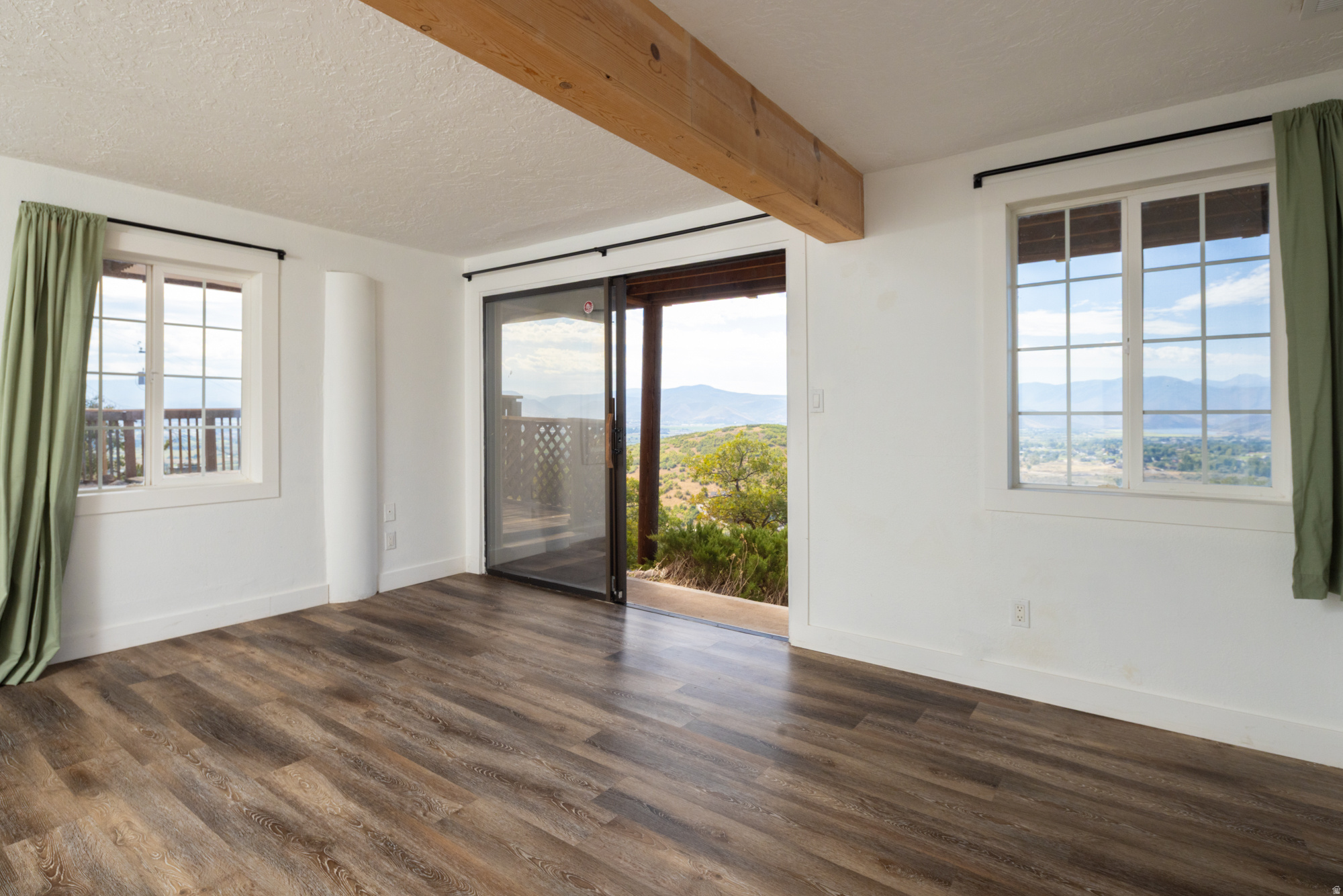 INTERLAKEN - Residential