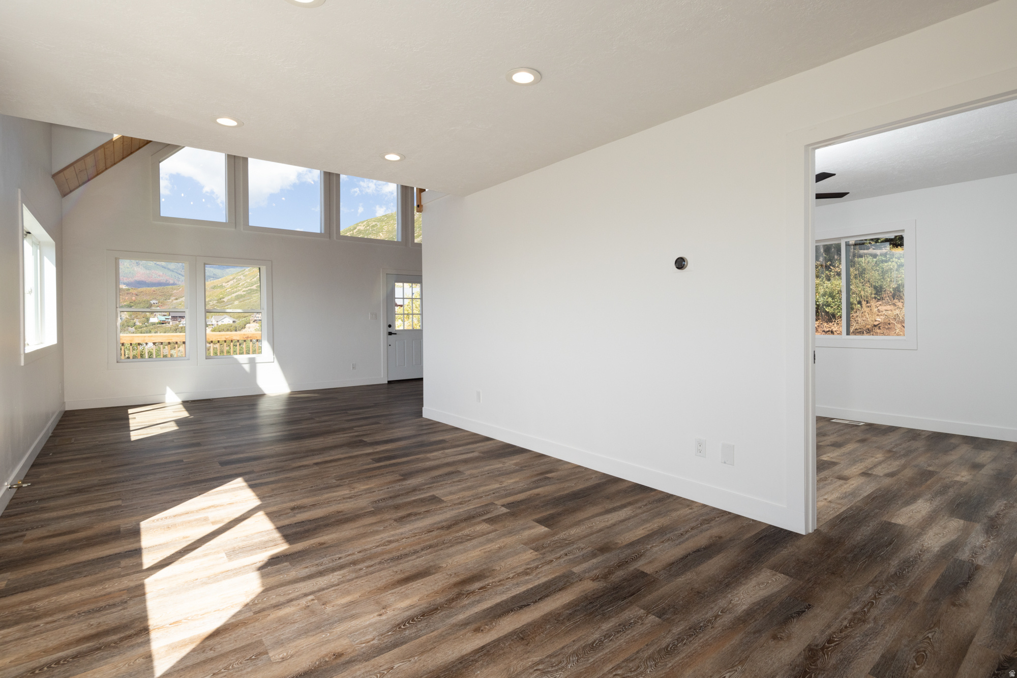 INTERLAKEN - Residential