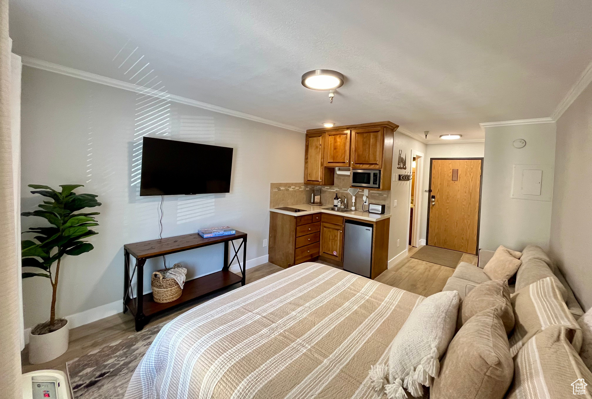 Park City get away! Recently updated. Close to restaurants, stores, and all outdoor activities. Currently being used as an Airbnb. Being sold furnished. Updated unit. Onsite amenities include elevator, laundry, pool, hot tub, Minutes from ski resorts, hiking/biking trails. City bus system is easy to access. Square footage per county record. Buyer to verify all.