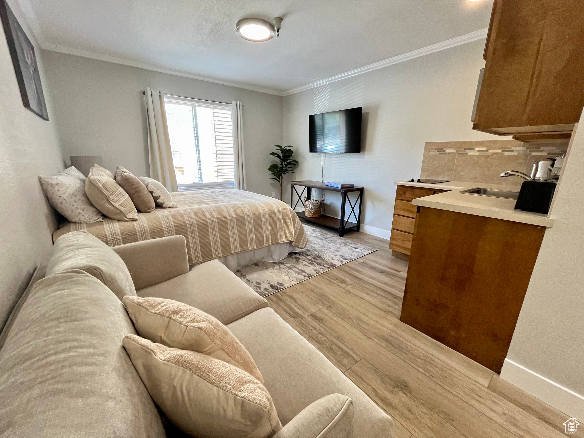 CARRIAGE HOUSE CONDOMINIUMSAS - Residential