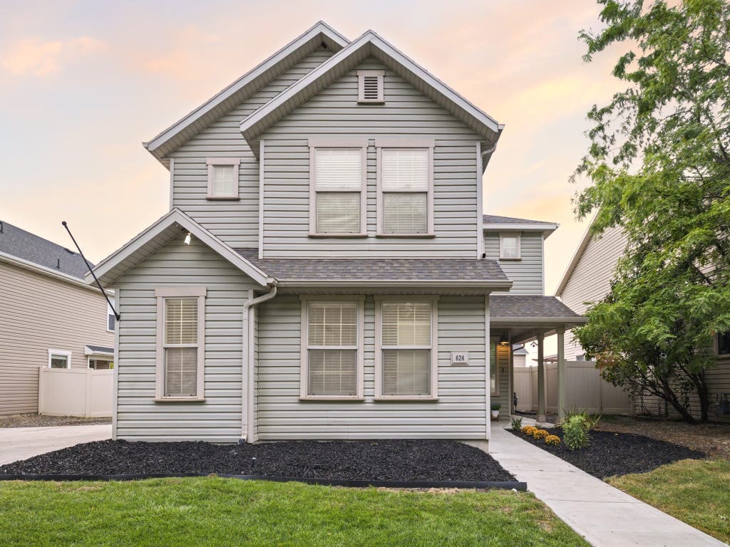 Photo of 624 S 850 W, Springville, UT 84663 (MLS # 2178314)
