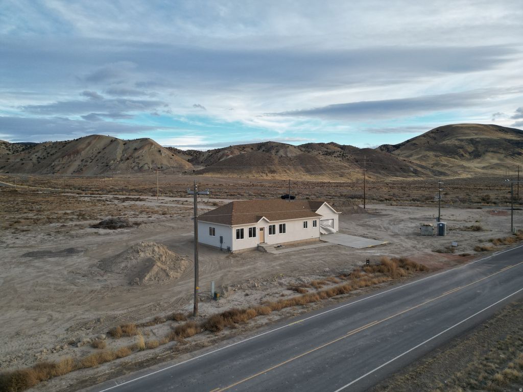 Photo of 733 S BLACK KNOLL RD, Sigurd, UT 84657 (MLS # 2128244)