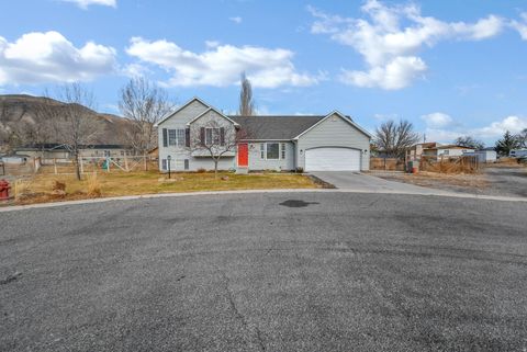 Tiny photo for 272 N 350 E, Elsinore, UT 84724 (MLS # 2130019)