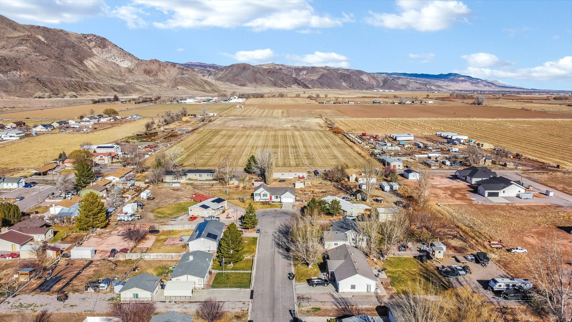 PINE HOLLOW ESTATES - Residential