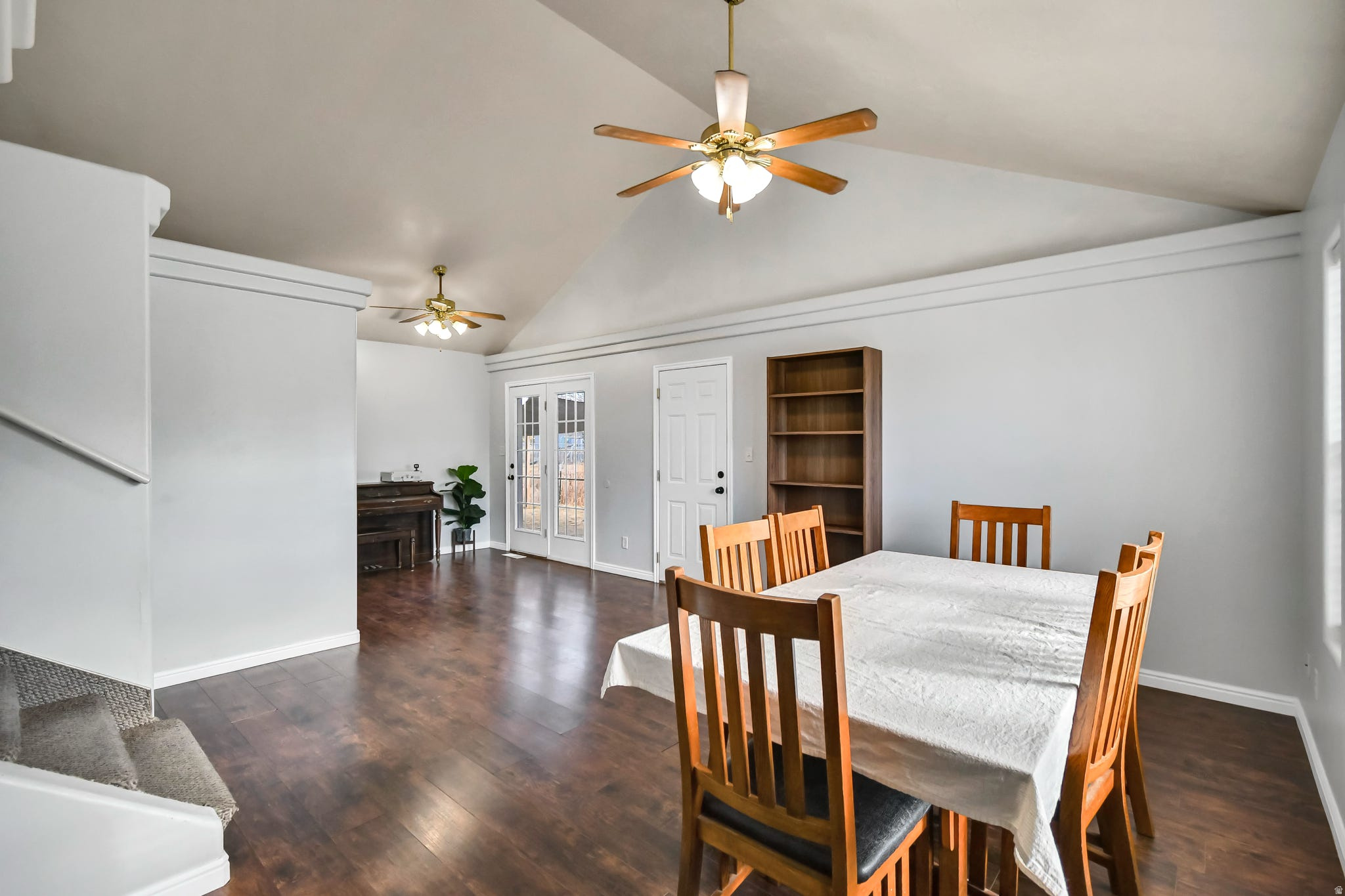 PINE HOLLOW ESTATES - Residential