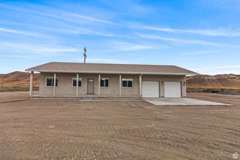 Photo of 701 S BLACK KNOLL RD #4, Sigurd, UT 84657 (MLS # 2107338)