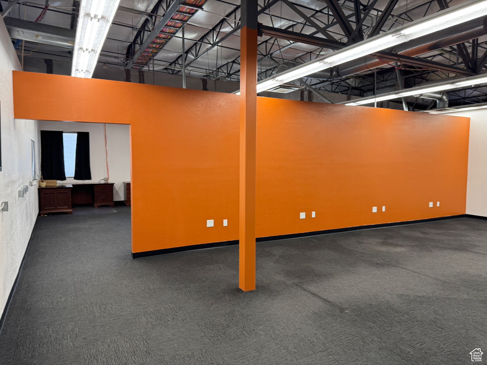 COPPER SPRINGS BUS PARK - Commercial Lease