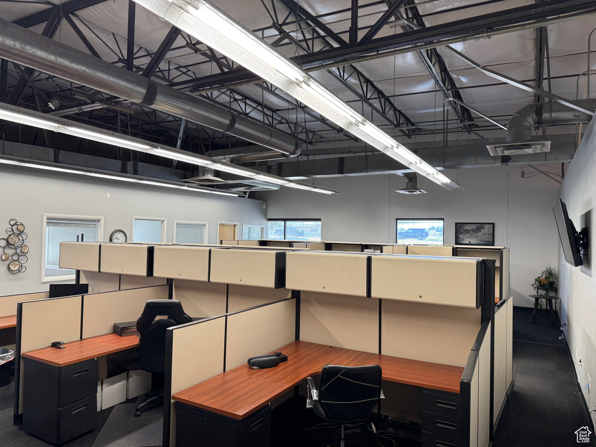 COPPER SPRINGS BUS PARK - Commercial Lease