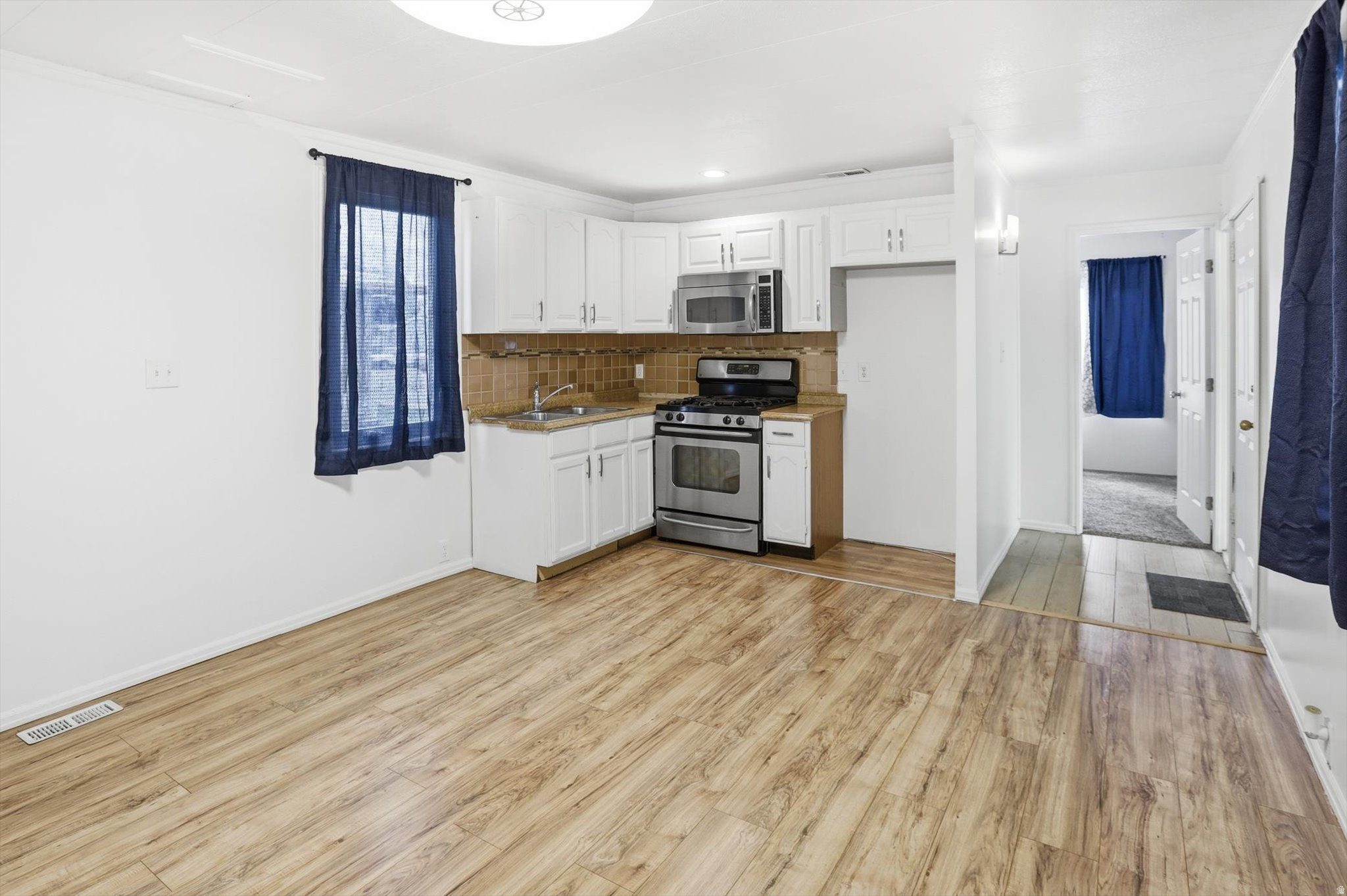 SUNDOWN MANUFACTURED HOME COMMUNITY - Residential