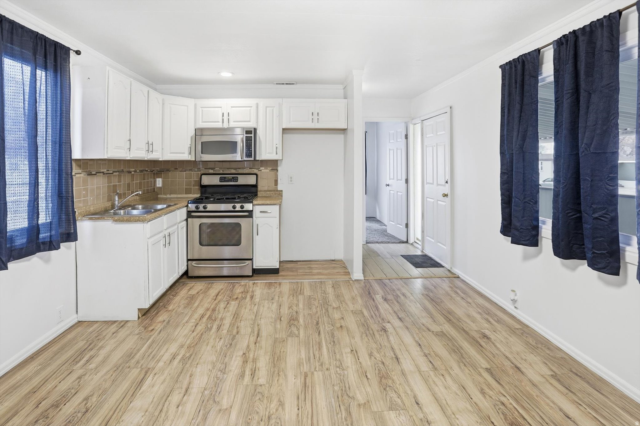 SUNDOWN MANUFACTURED HOME COMMUNITY - Residential