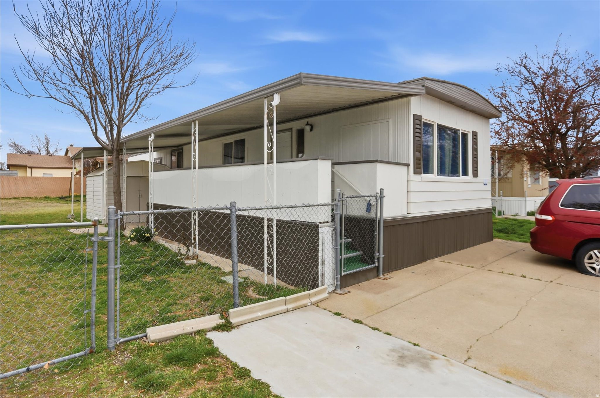 SUNDOWN MANUFACTURED HOME COMMUNITY - Residential