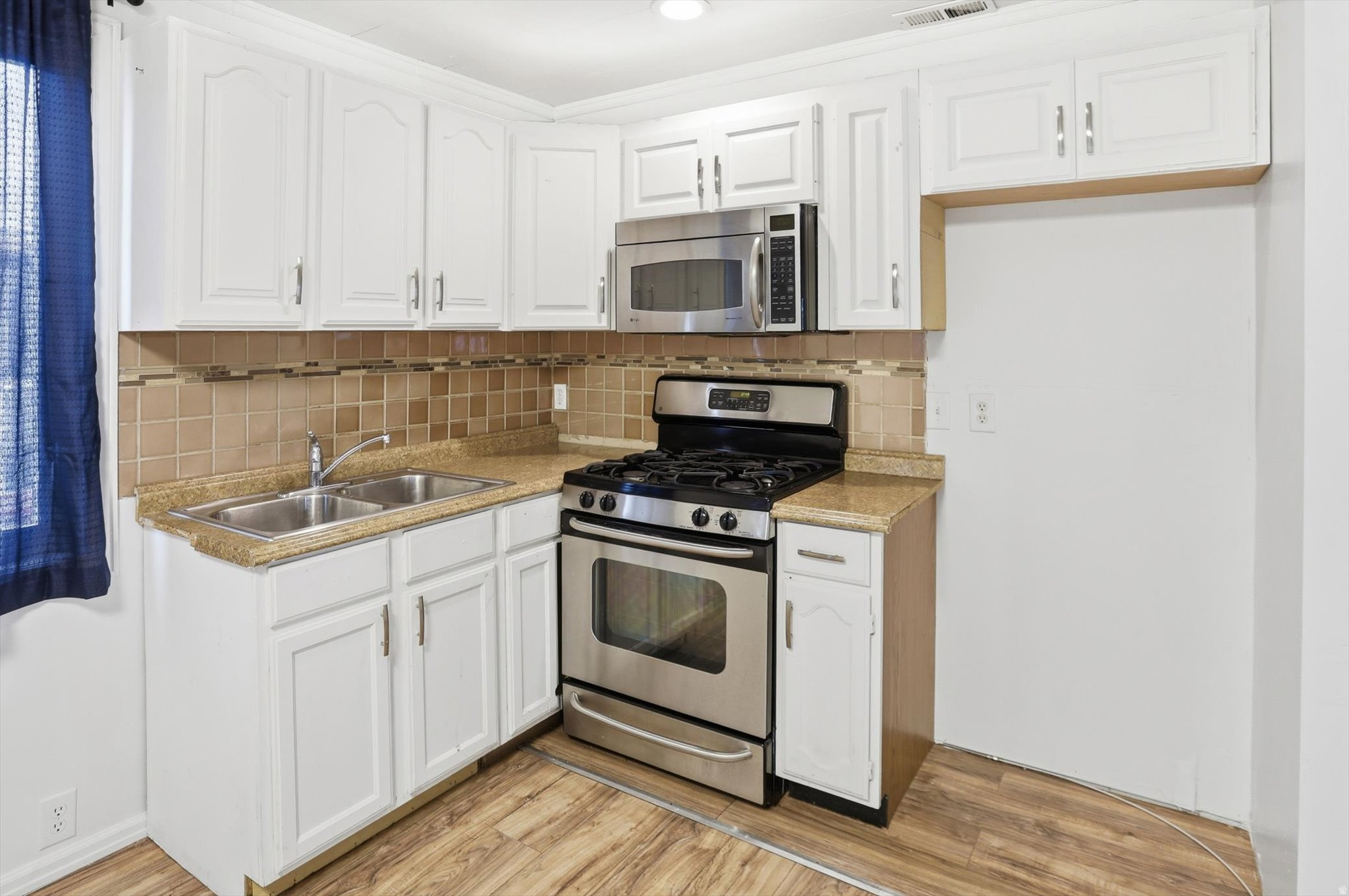 SUNDOWN MANUFACTURED HOME COMMUNITY - Residential