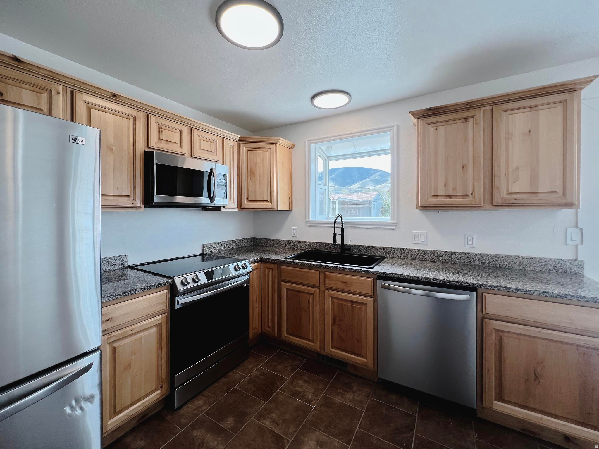 COUNTRY CREEK - Residential