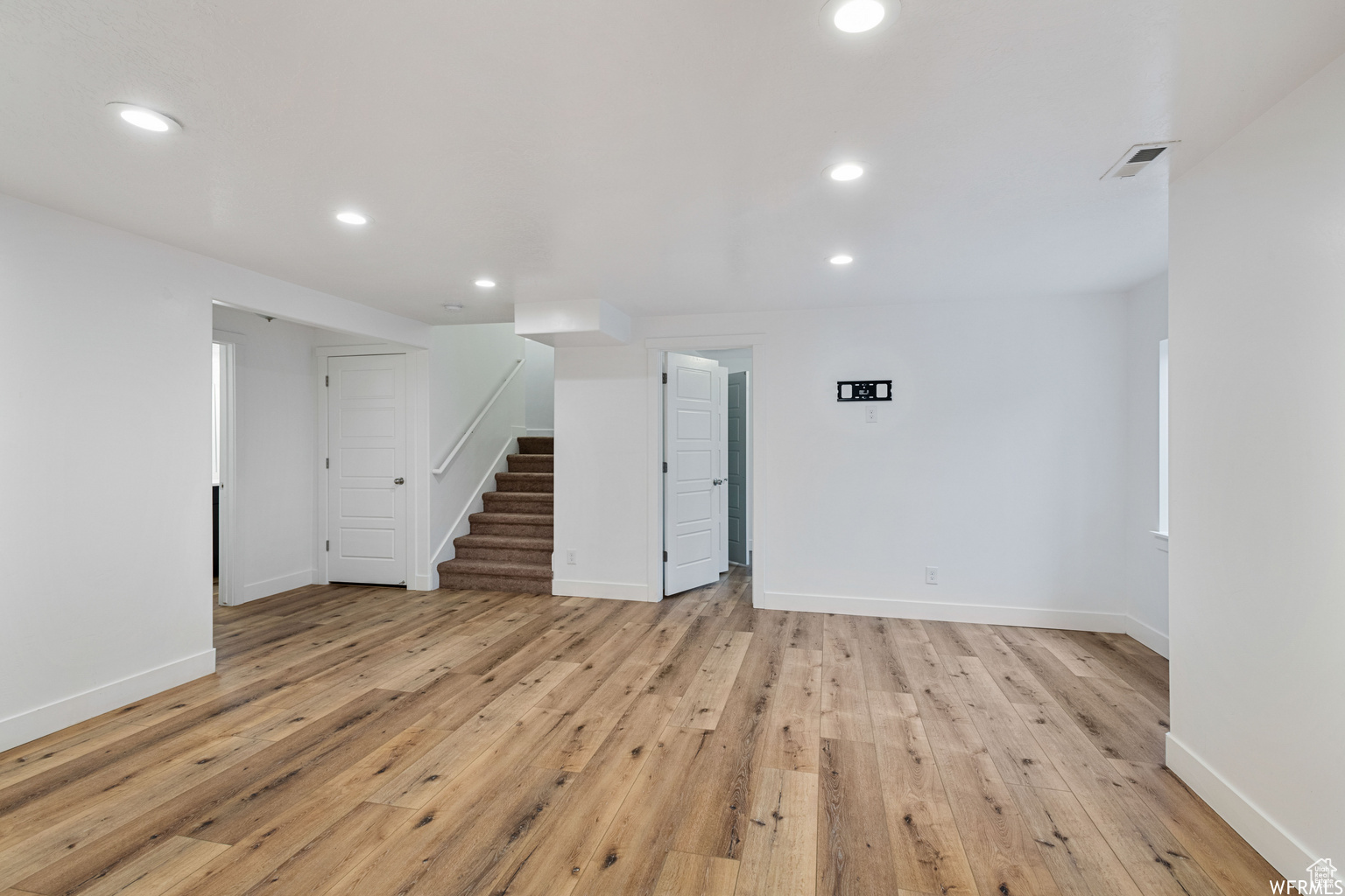 CREEKSIDE - Residential