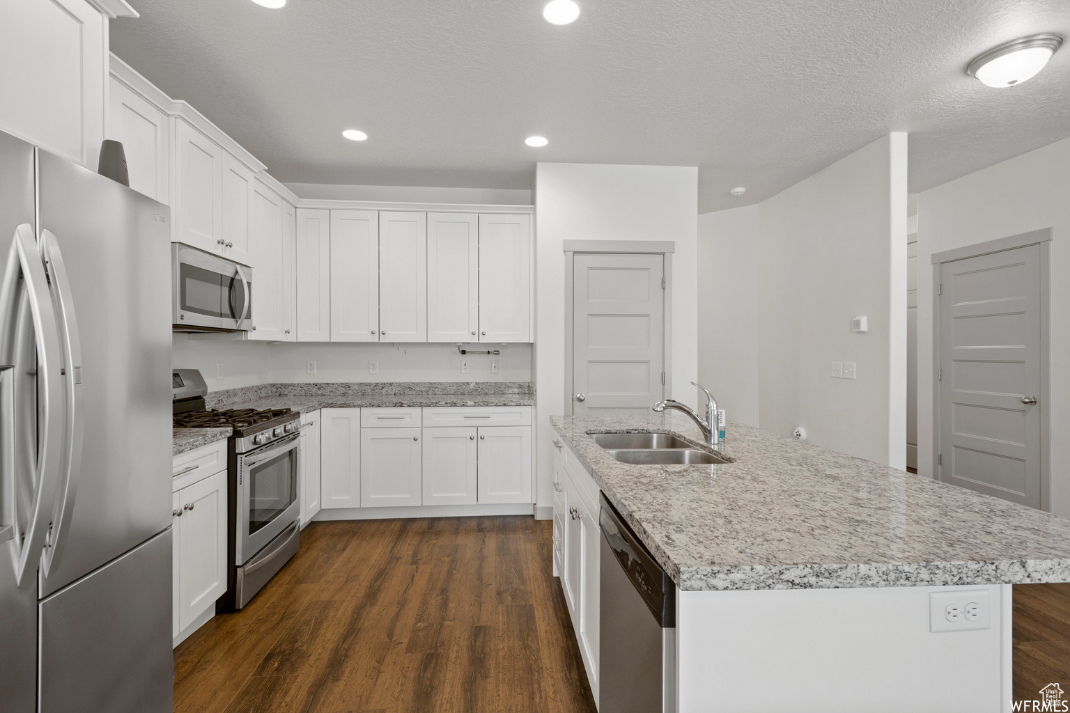 CREEKSIDE - Residential