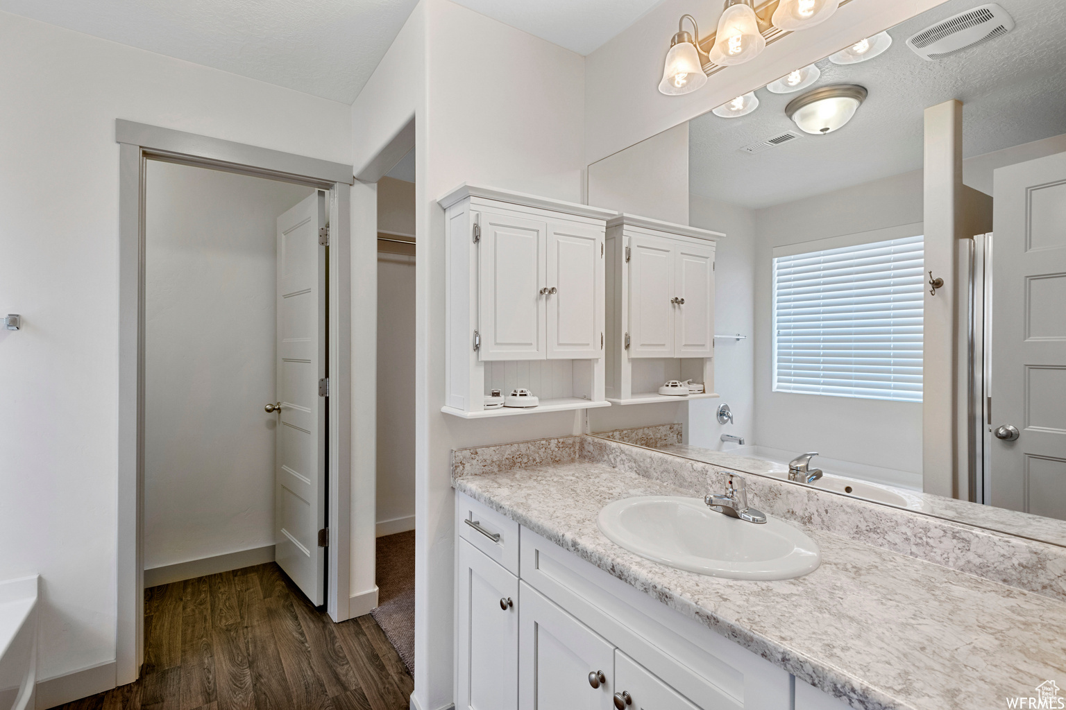 CREEKSIDE - Residential