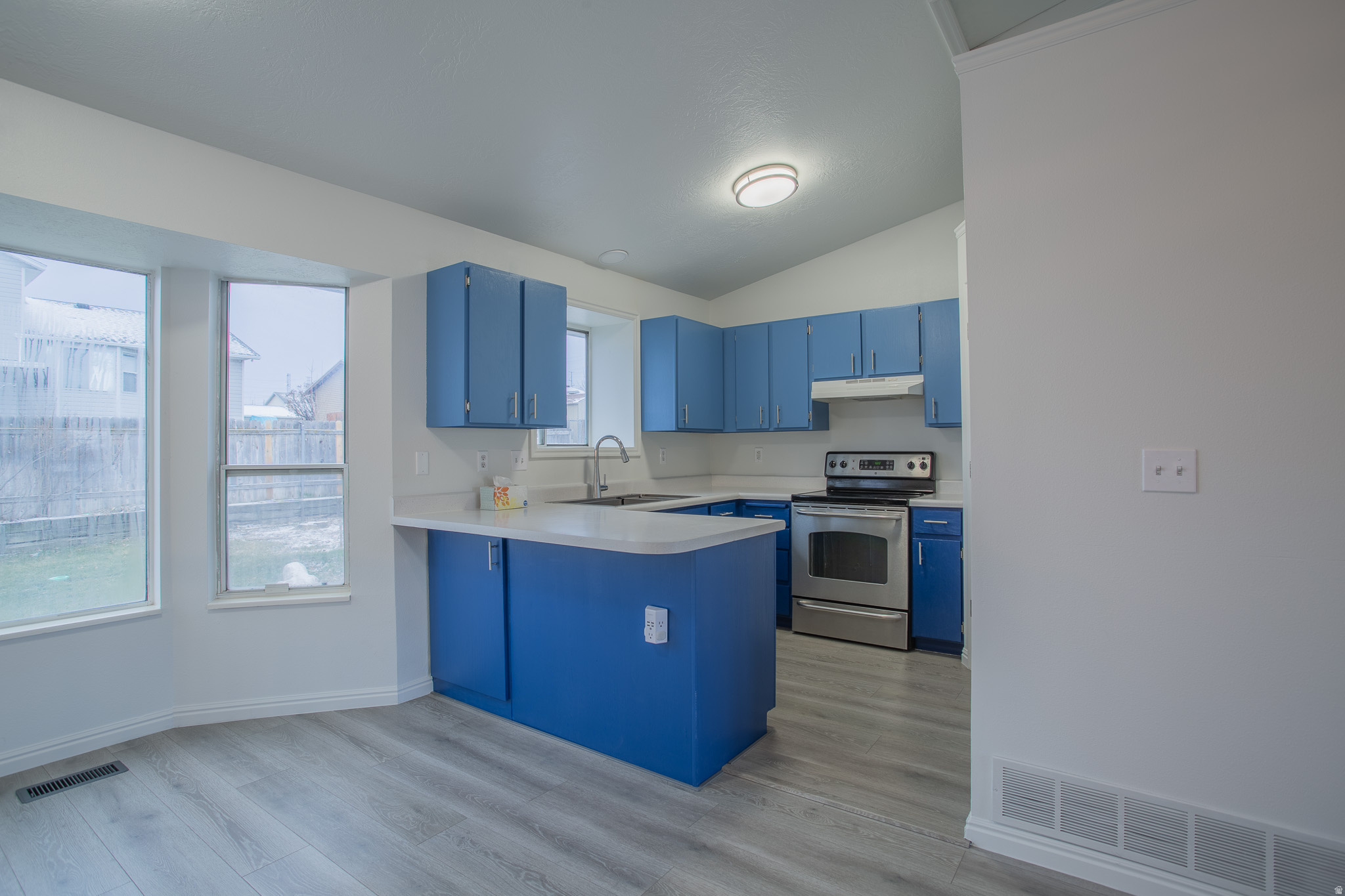 CAPE COD ESTATES - Residential