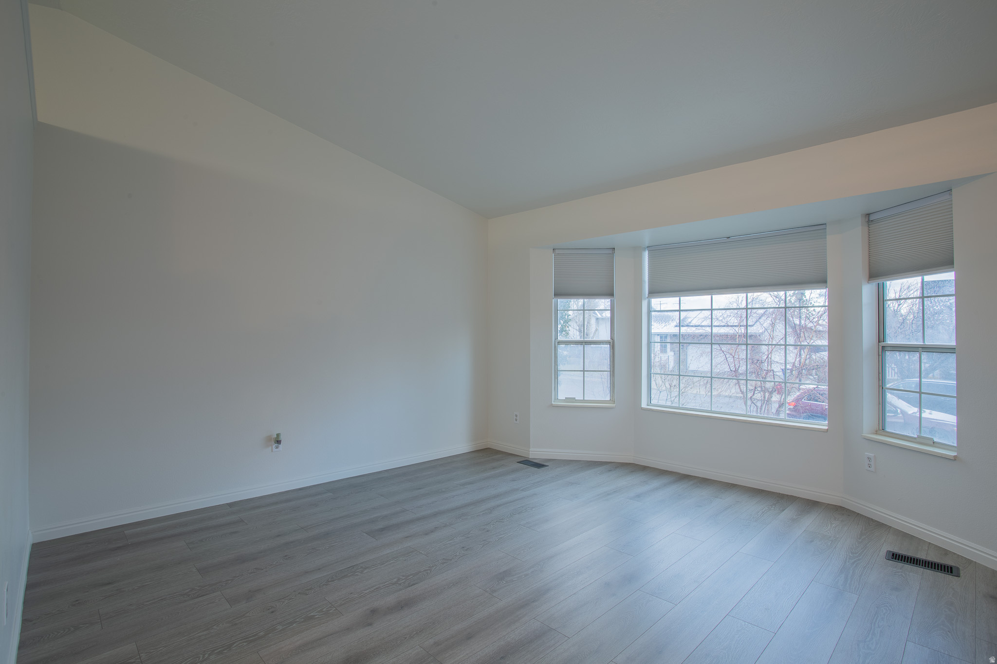 CAPE COD ESTATES - Residential