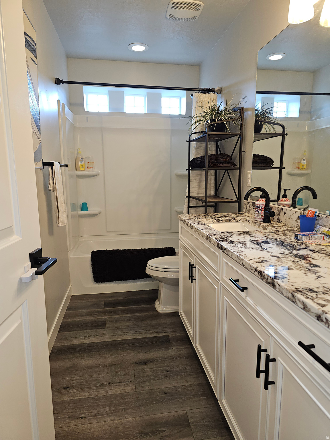 LAKESIDE - Residential