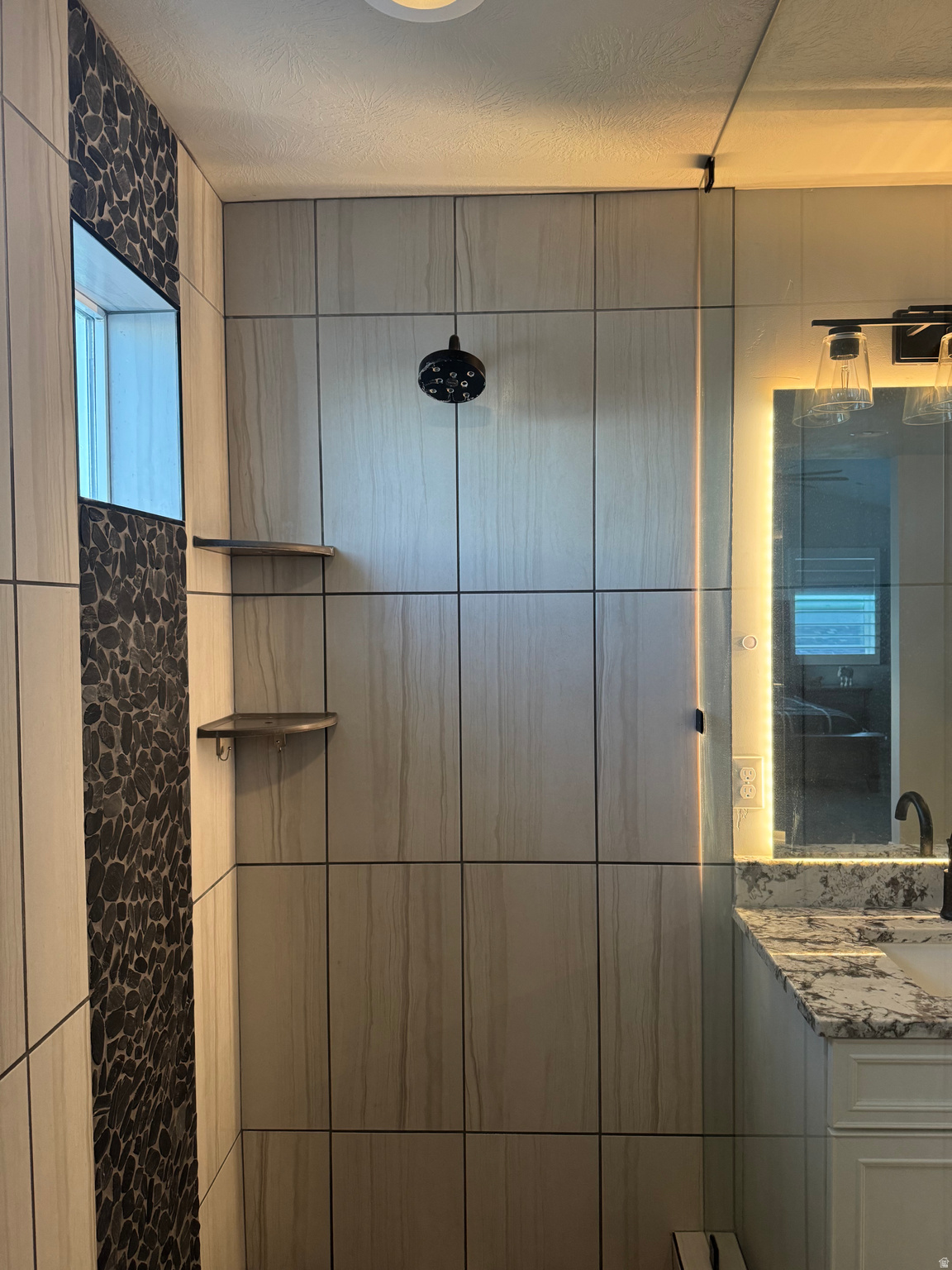 LAKESIDE - Residential