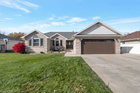 Photo of 636 S 1850 E, Spanish Fork, UT 84660 (MLS # 2120948)