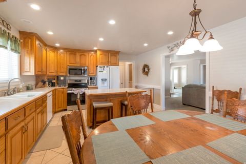 Tiny photo for 636 S 1850 E, Spanish Fork, UT 84660 (MLS # 2120948)