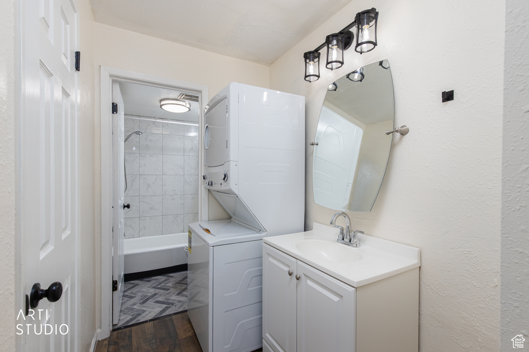 CEDAR POINTE - Residential