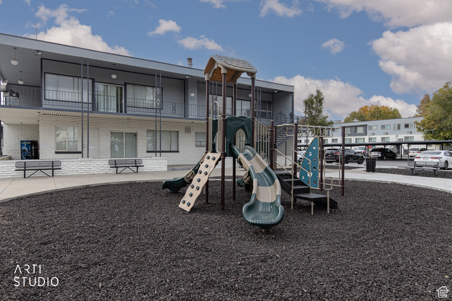 CEDAR POINTE - Residential