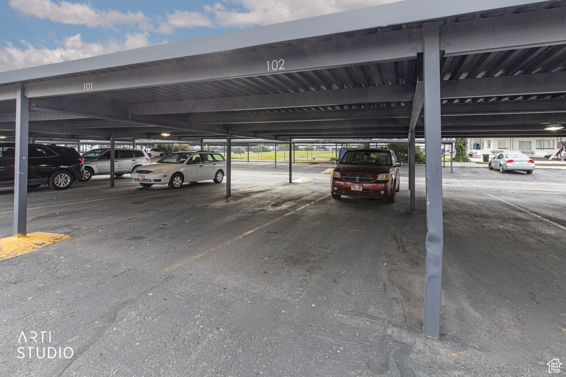 CEDAR POINTE - Residential