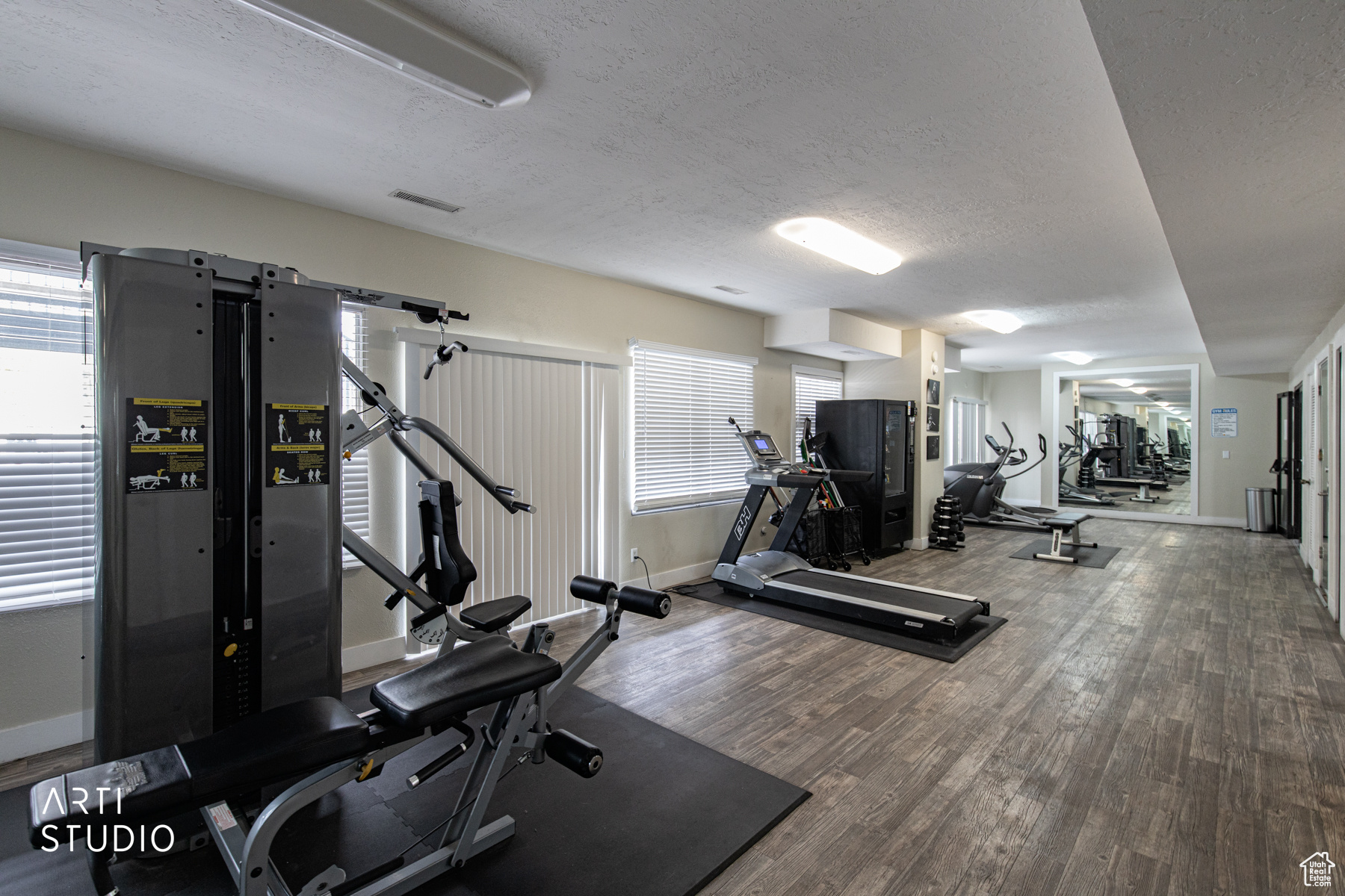 CEDAR POINTE - Residential