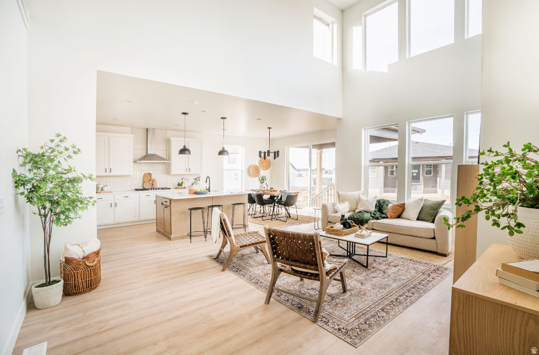 CANYON POINT - Residential