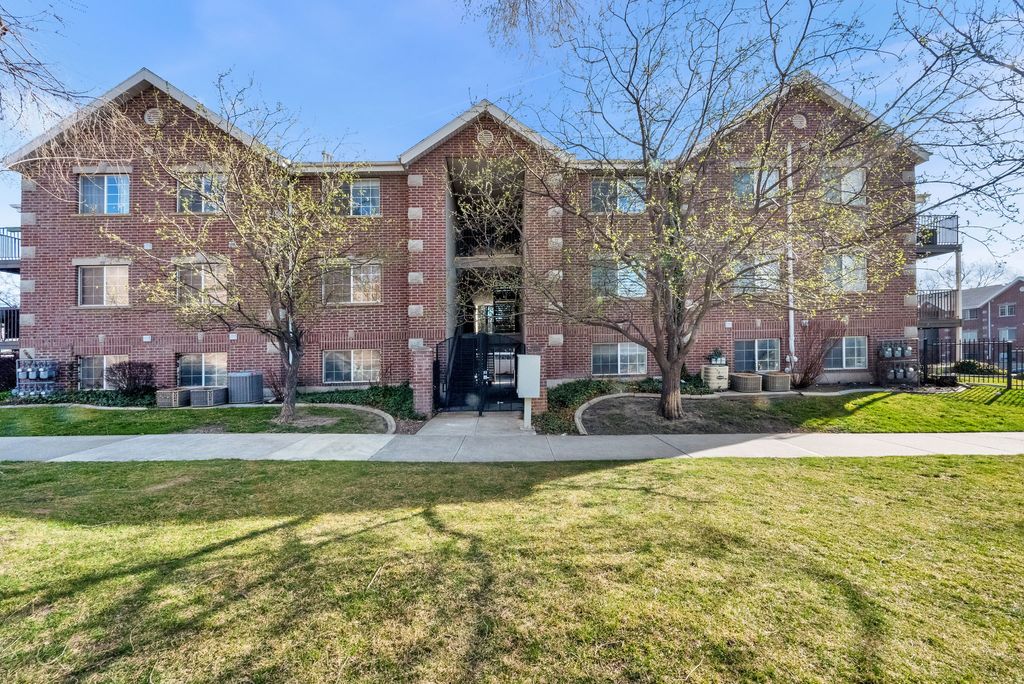 Photo of 315 W 700 N #1, Salt Lake City, UT 84103 (MLS # 2142851)