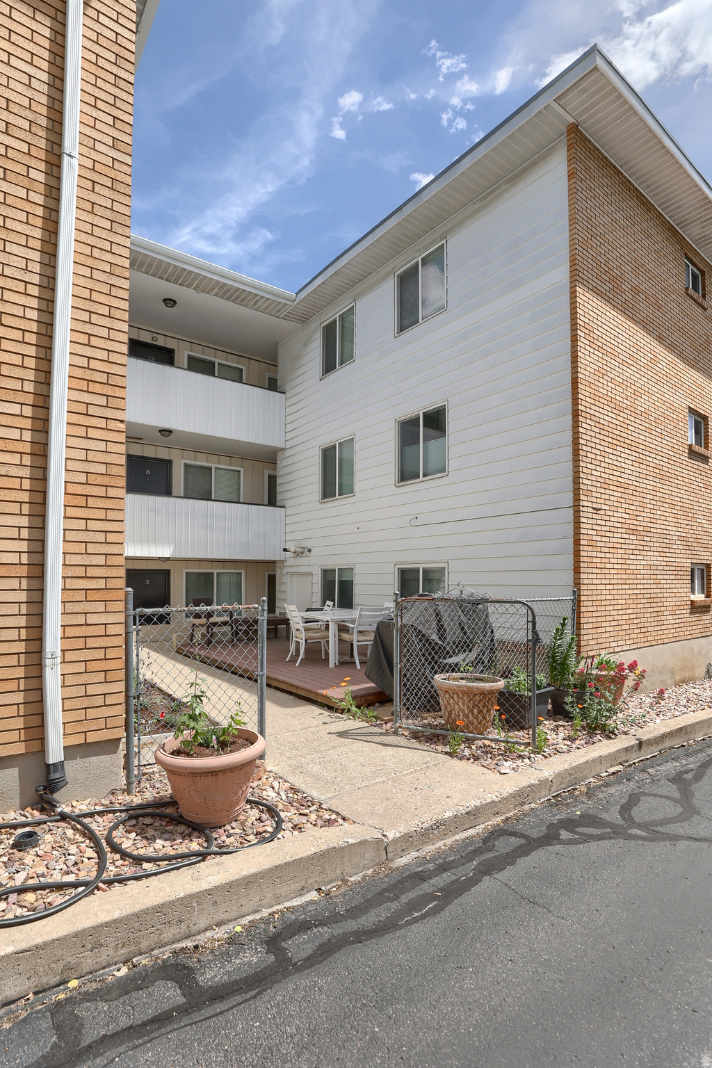 MID-AVENUES CONDOS - Residential