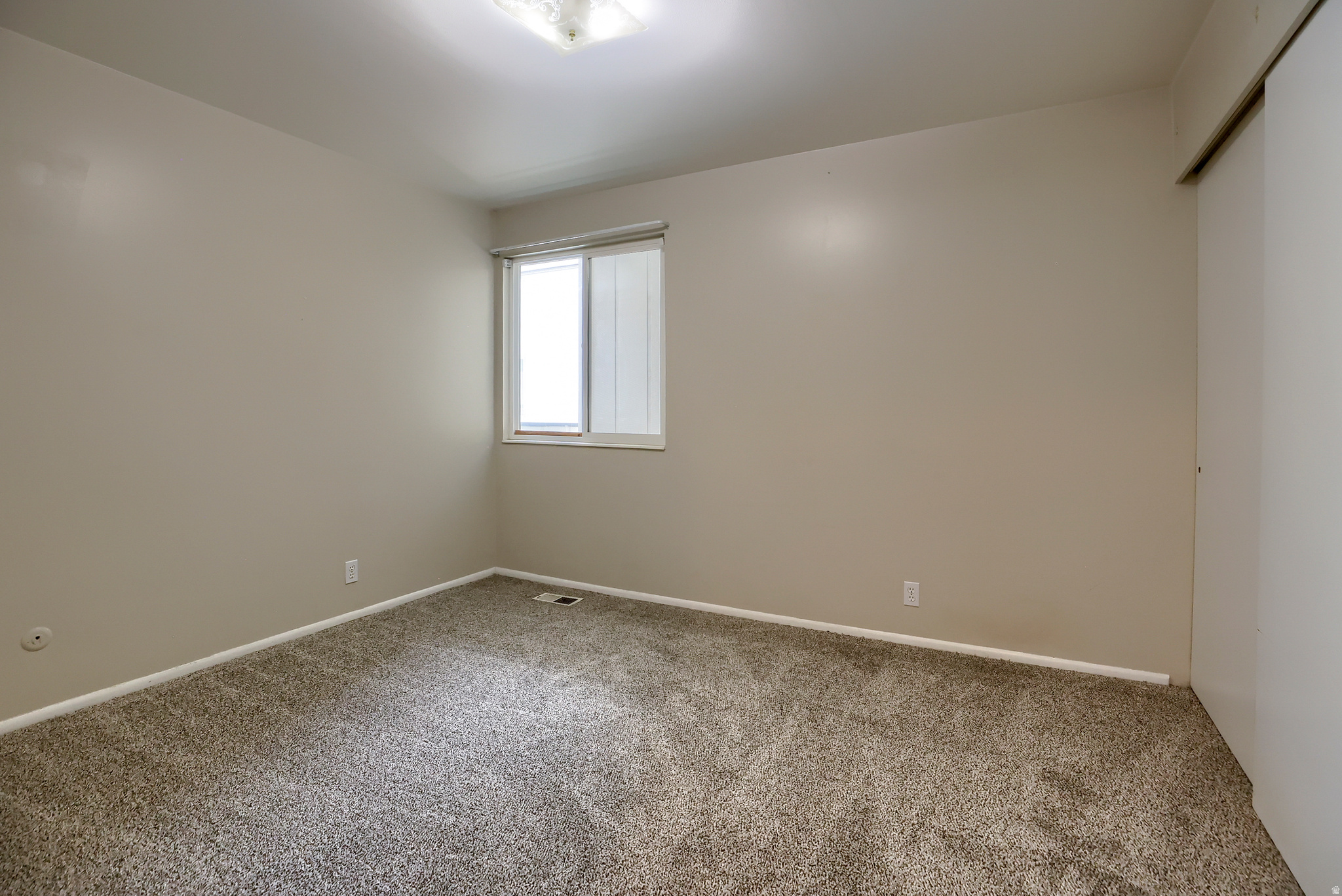 MID-AVENUES CONDOS - Residential