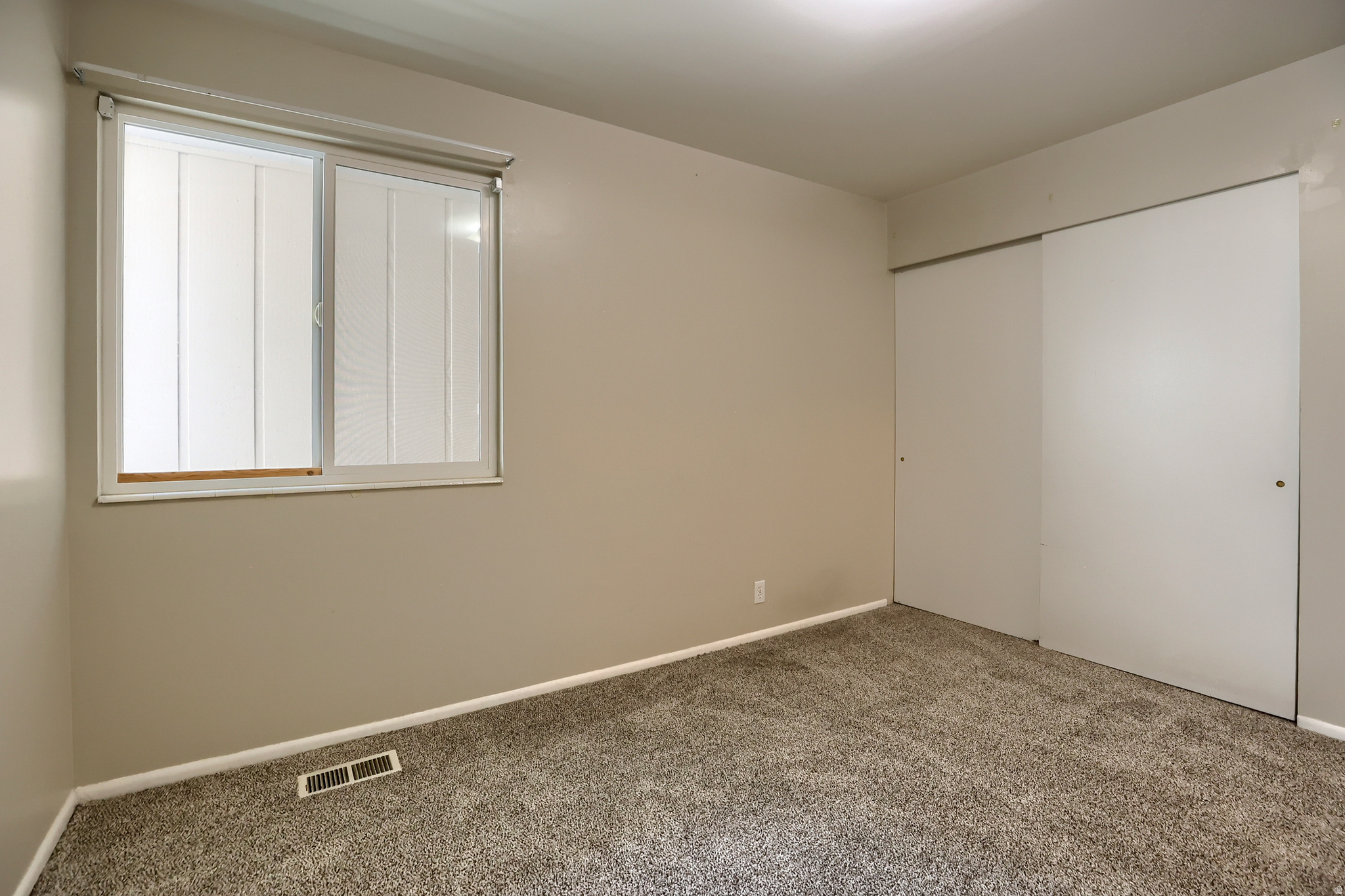 MID-AVENUES CONDOS - Residential