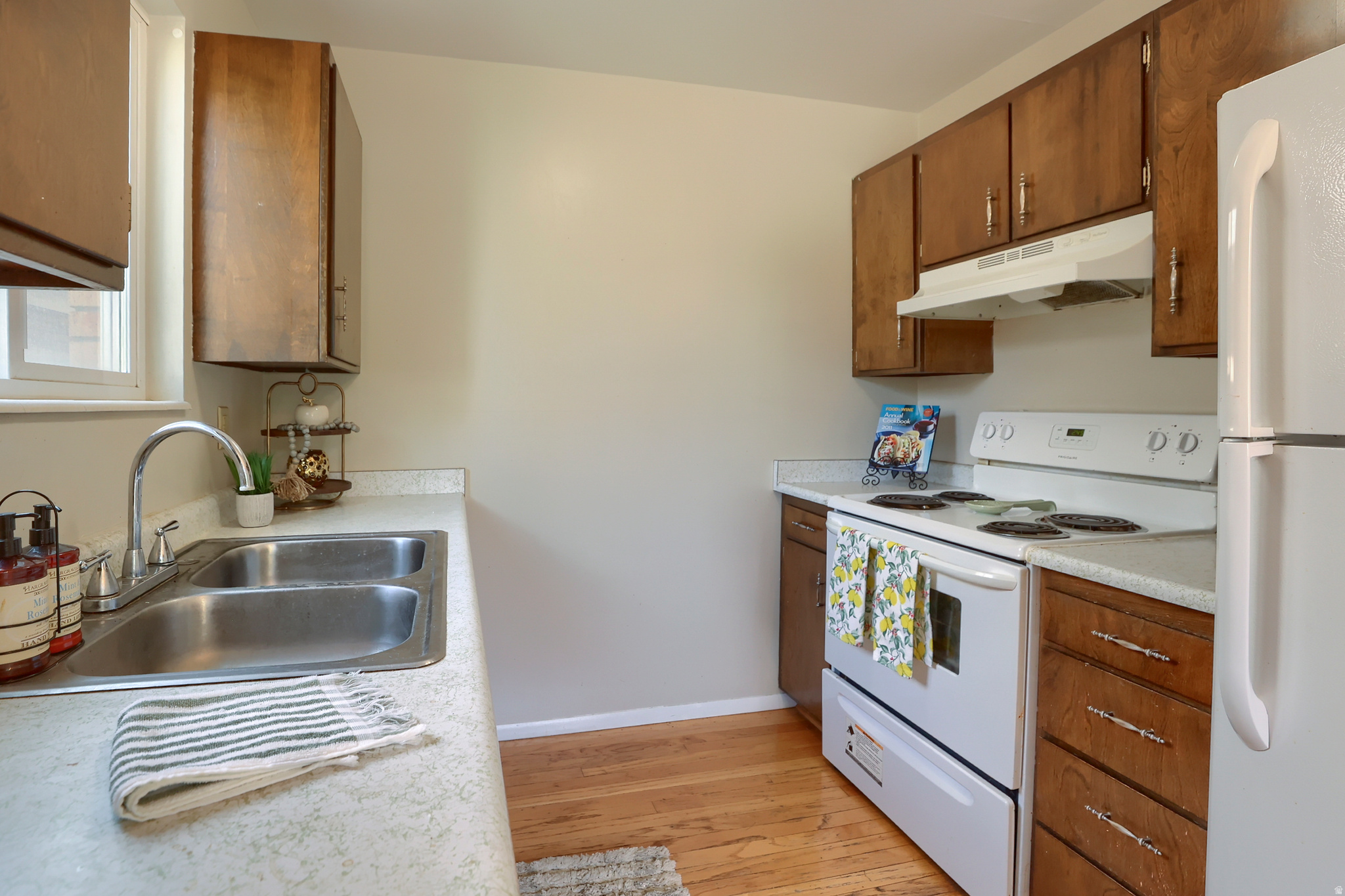 MID-AVENUES CONDOS - Residential