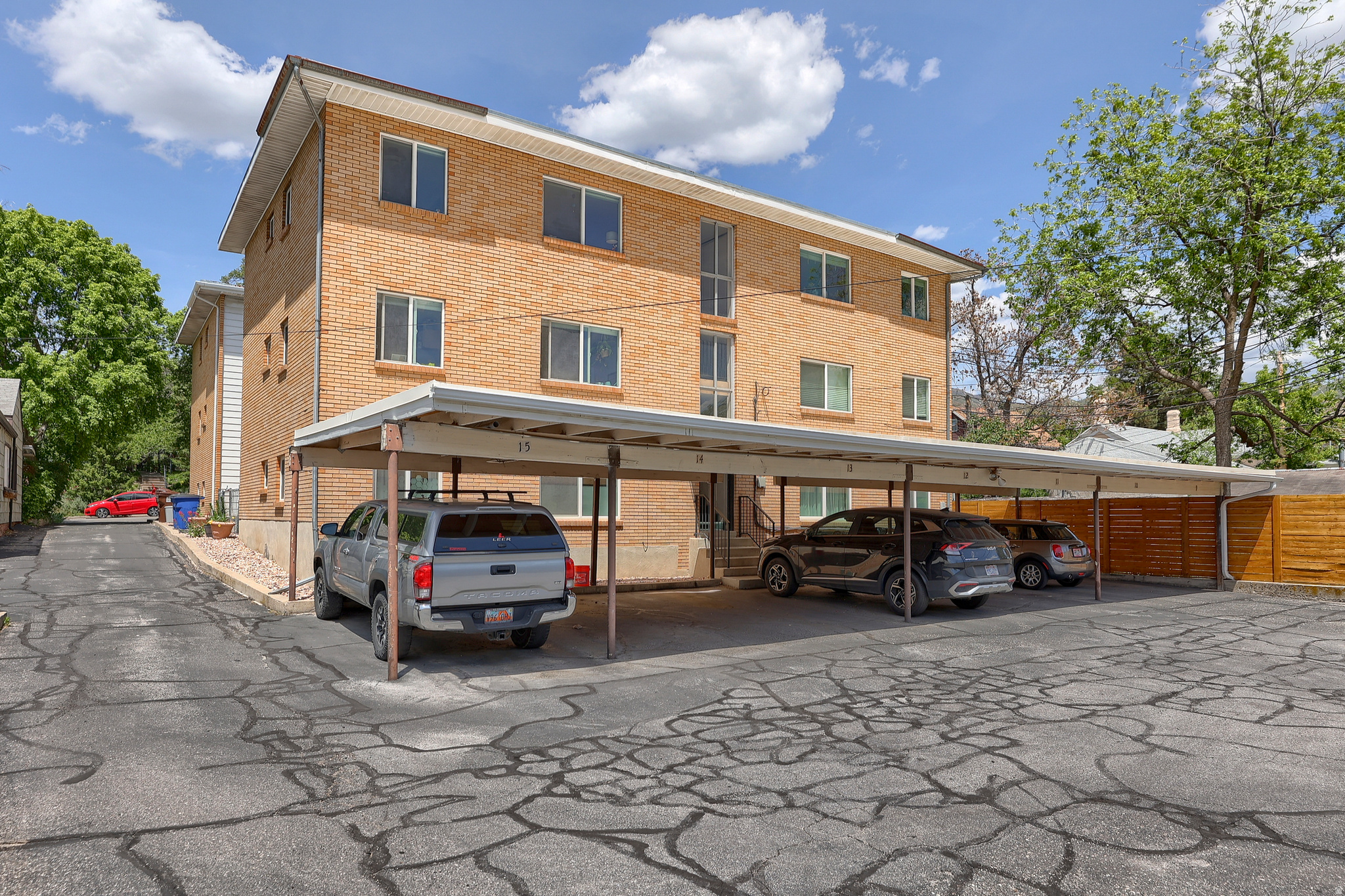 MID-AVENUES CONDOS - Residential