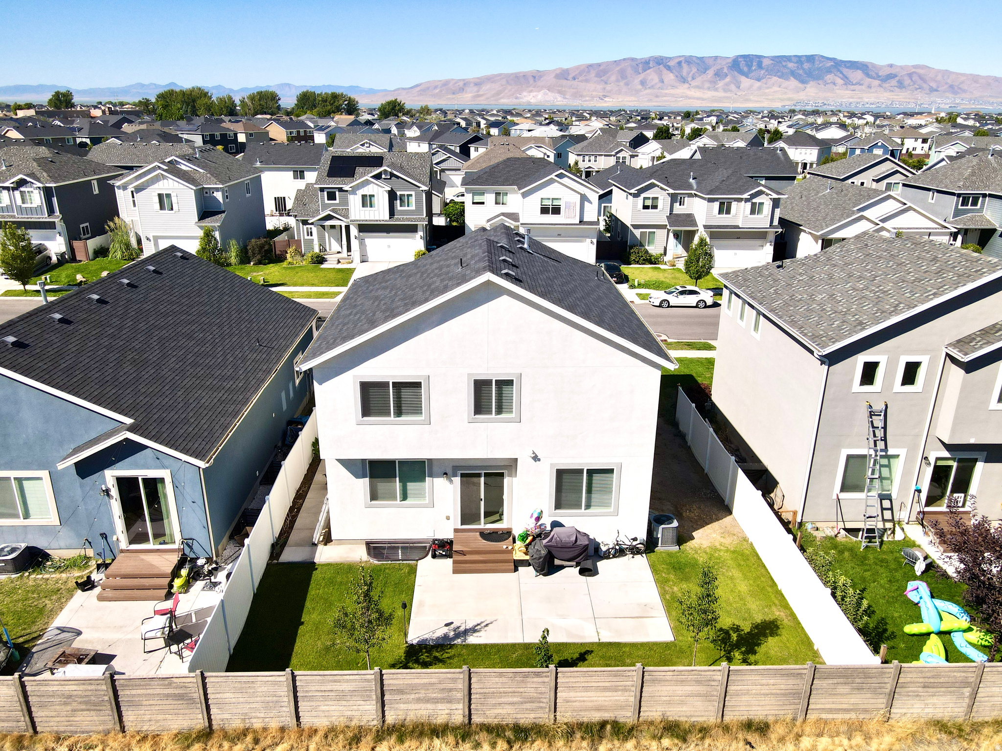 BRIDGEPORT AT WATERS EDGE - Residential