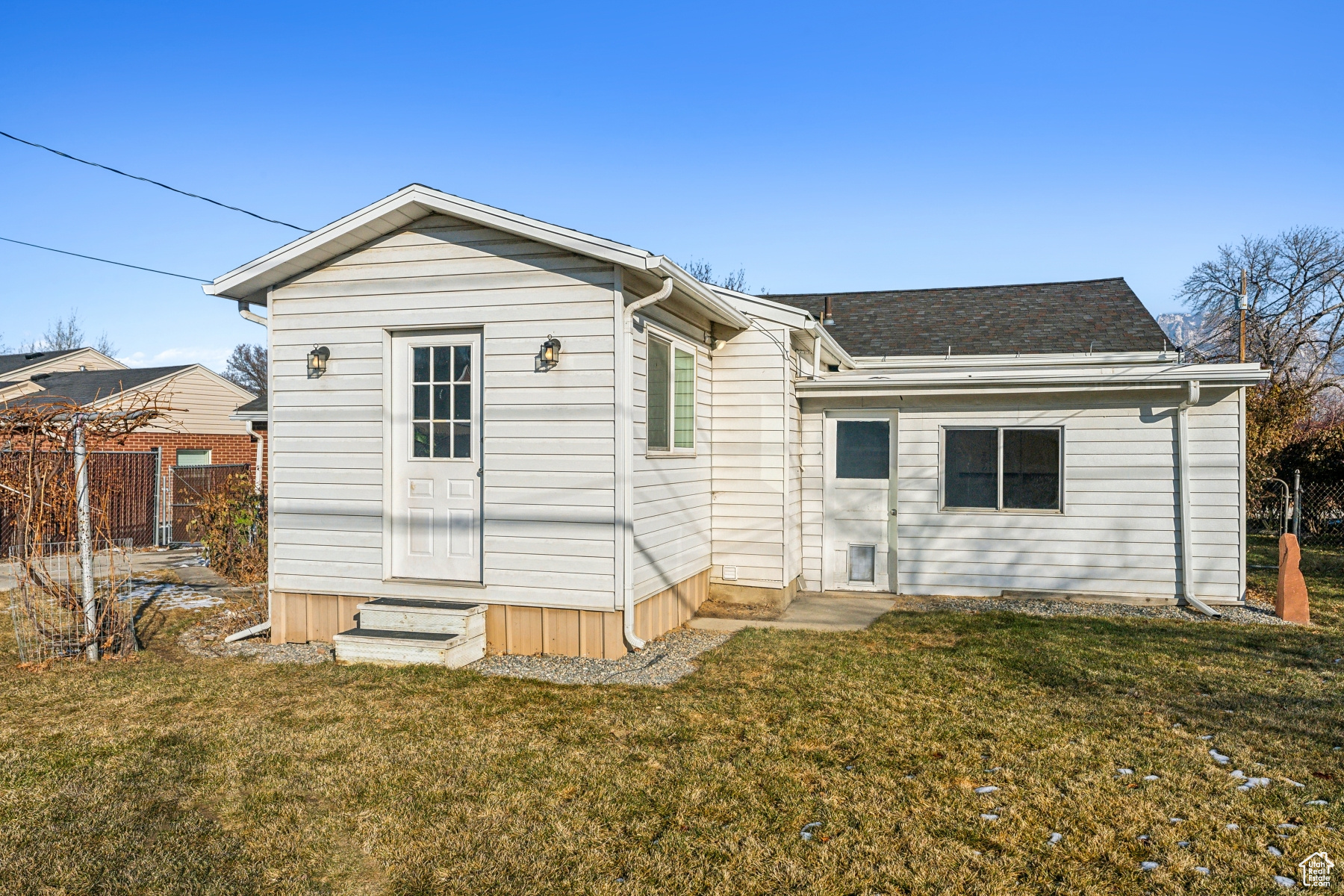 Murray, Utah 84107, United States, 4 Bedrooms Bedrooms, ,2 BathroomsBathrooms,Residential,Pending,17807