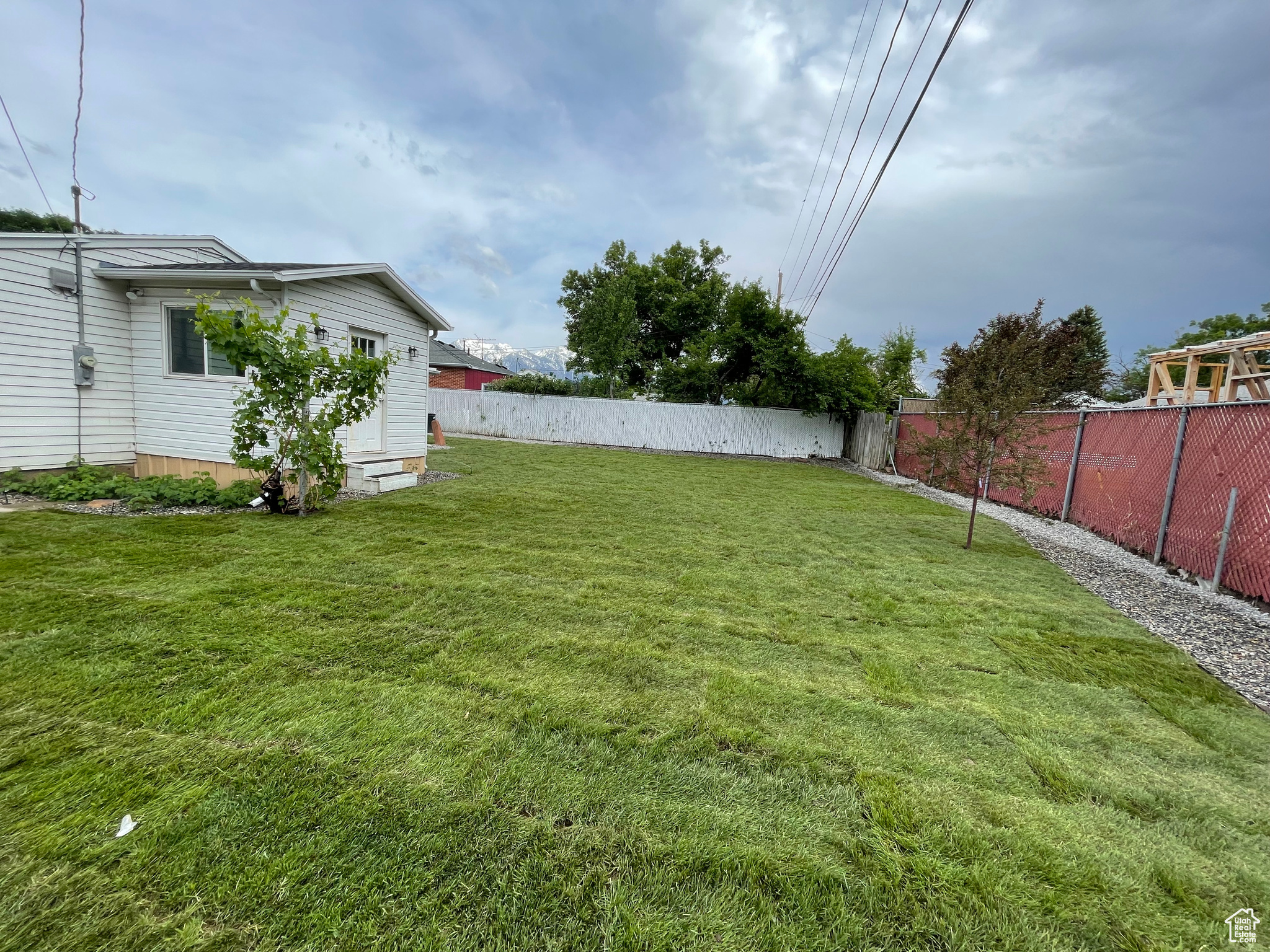 Murray, Utah 84107, United States, 4 Bedrooms Bedrooms, ,2 BathroomsBathrooms,Residential,Pending,17807