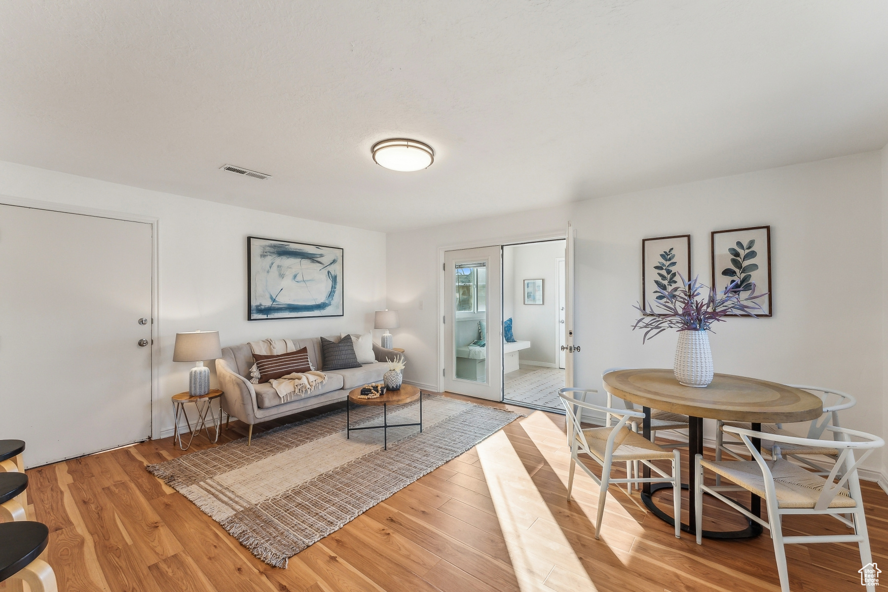 Murray, Utah 84107, United States, 4 Bedrooms Bedrooms, ,2 BathroomsBathrooms,Residential,Pending,17807