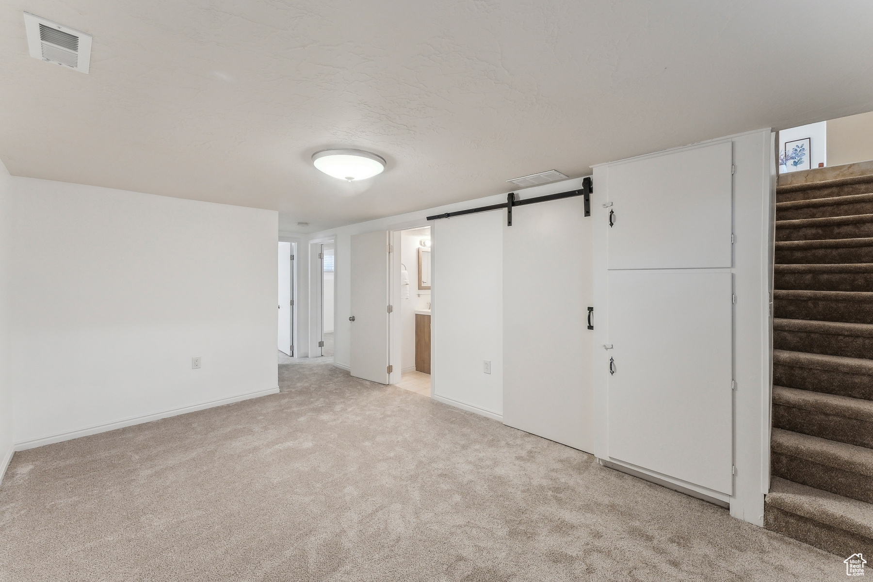 Murray, Utah 84107, United States, 4 Bedrooms Bedrooms, ,2 BathroomsBathrooms,Residential,Pending,17807