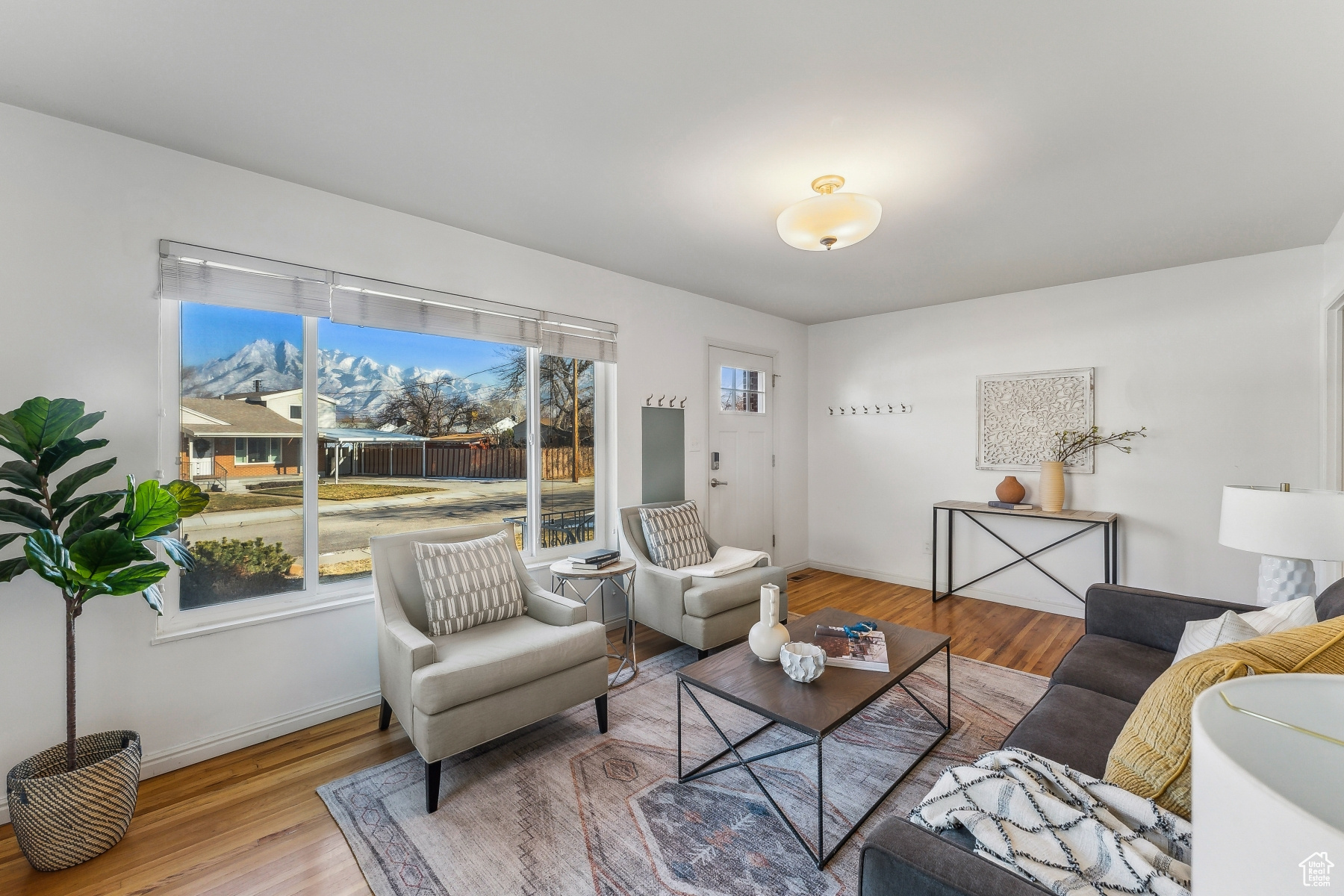 Murray, Utah 84107, United States, 4 Bedrooms Bedrooms, ,2 BathroomsBathrooms,Residential,Pending,17807