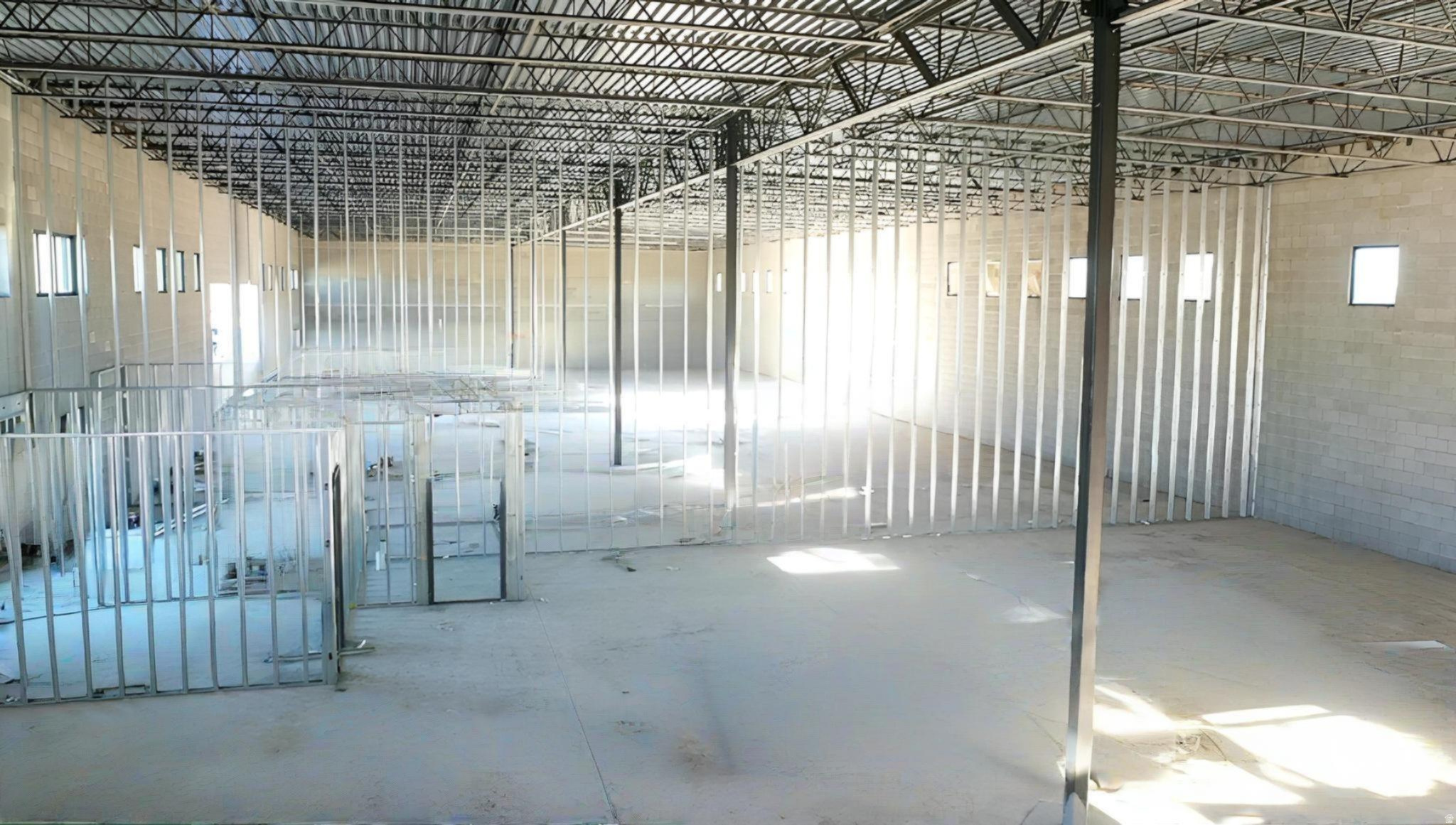 DB INDUSTRIAL - Commercial Sale